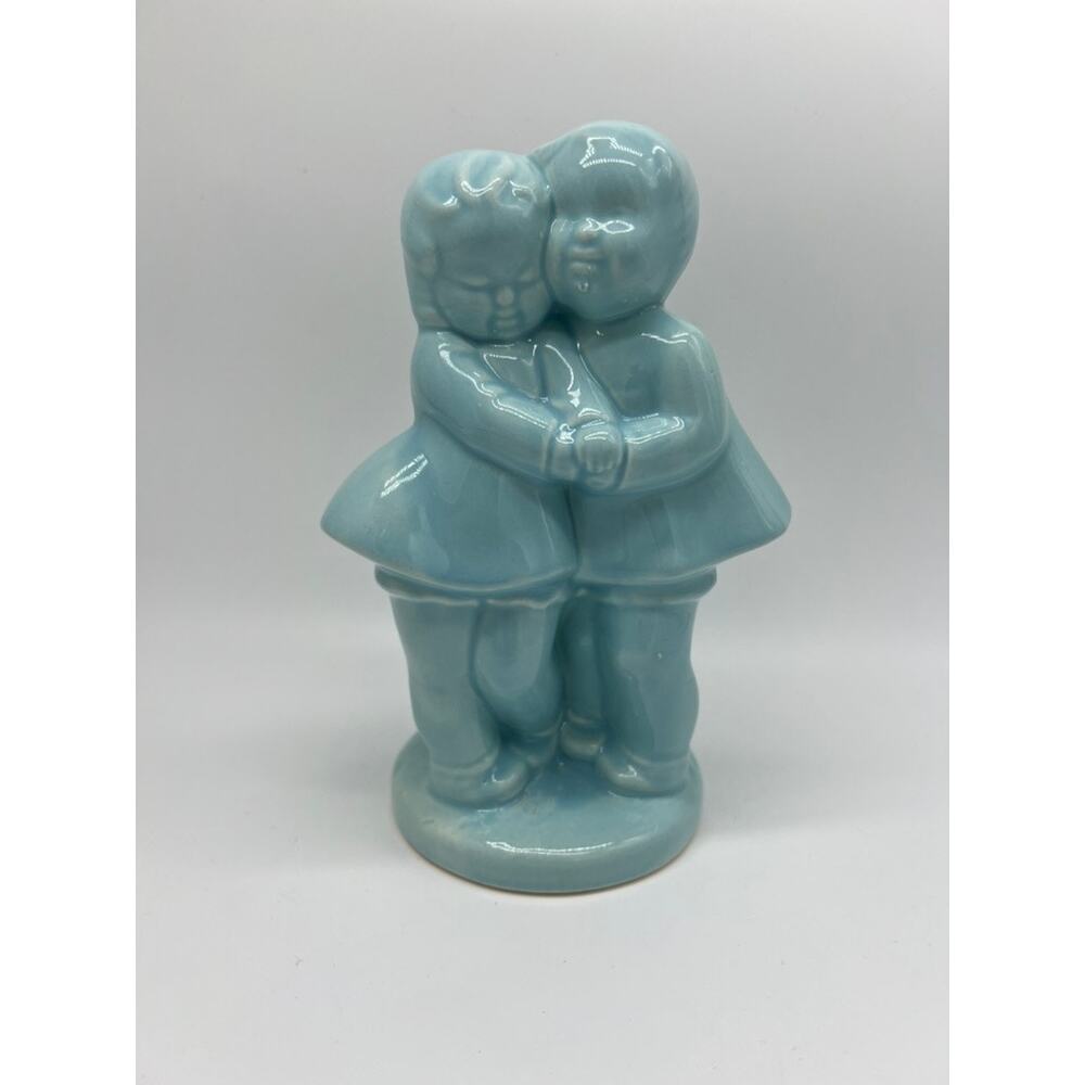 Vintage Baby Blue Sweethearts Girl Boy Figures Hugging Pottery Vase 8" Tall